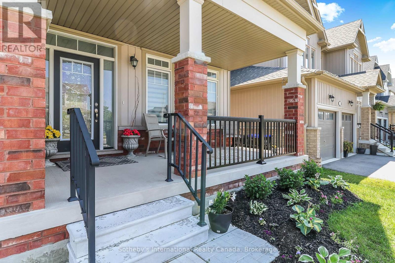 Property at 36 KIRBY AVENUE image 3