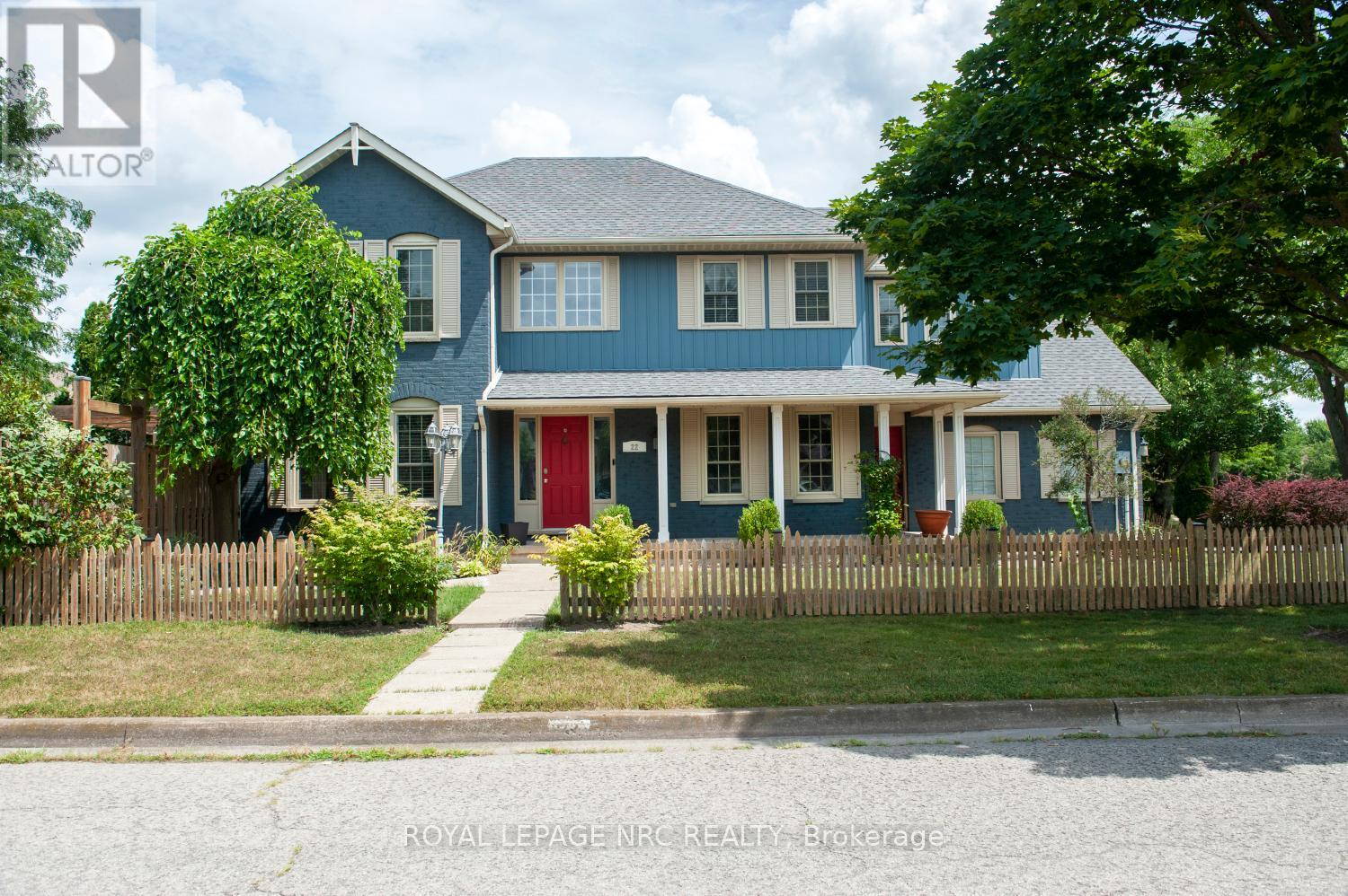 22 SENATOR DRIVE, St. Catharines, Ontario