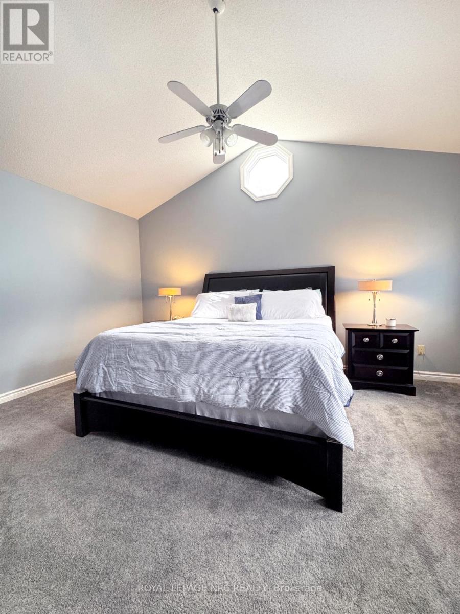 22 Senator Drive, St. Catharines, Ontario  L2S 3T3 - Photo 35 - X12312282