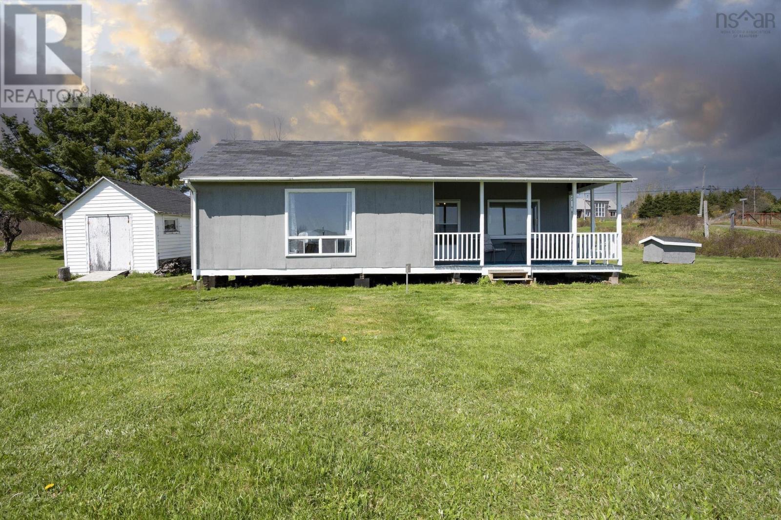 432 Hwy 2, Lower Five Islands, Nova Scotia  B0M 1N0 - Photo 1 - 202511753