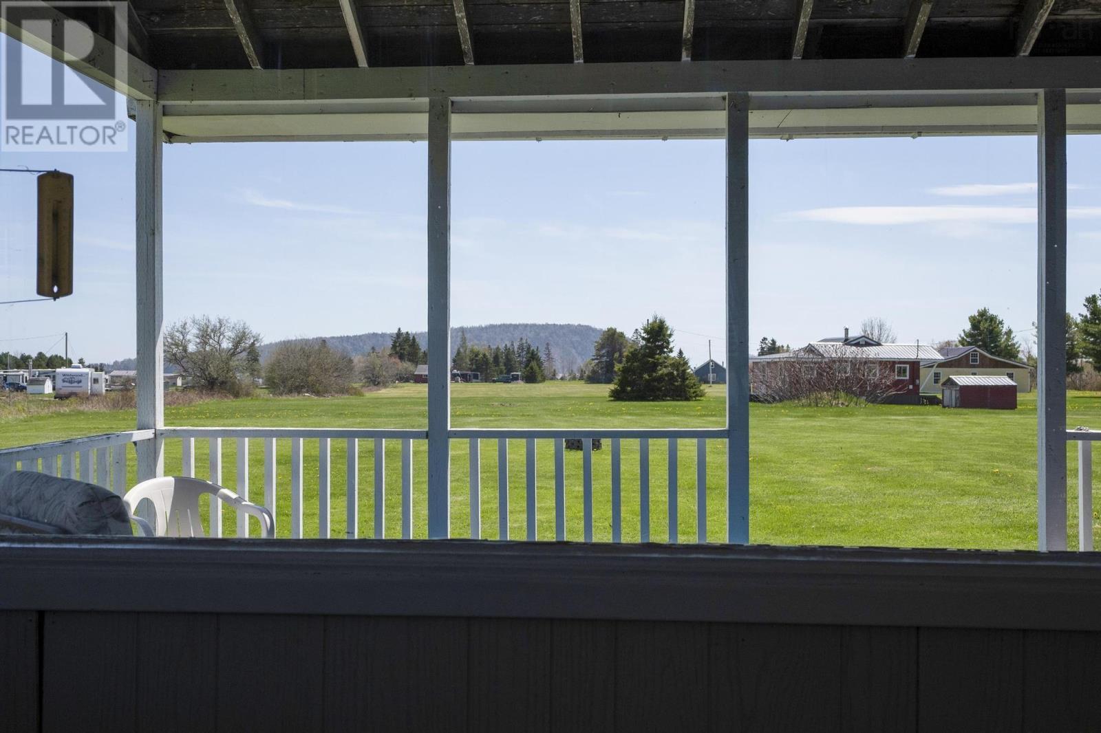 432 Hwy 2, Lower Five Islands, Nova Scotia  B0M 1N0 - Photo 2 - 202511753