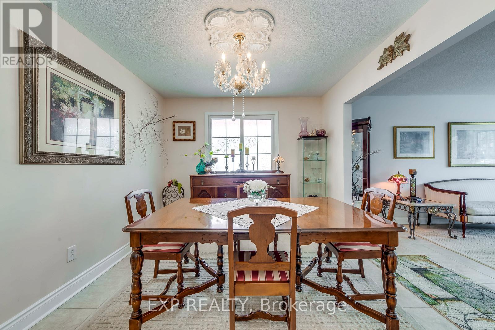 6330 Lorca Crescent, Mississauga, Ontario  L5N 2J4 - Photo 11 - W12234453