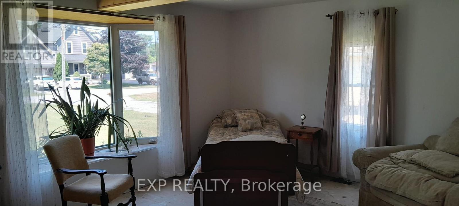 330 Helena Street, Fort Erie, Ontario  L2A 4J8 - Photo 13 - X12312344