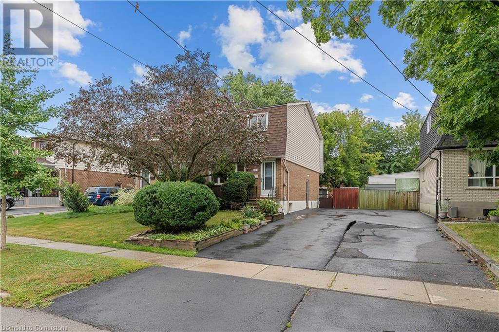 Property at 19 PLYMOUTH Court image 2