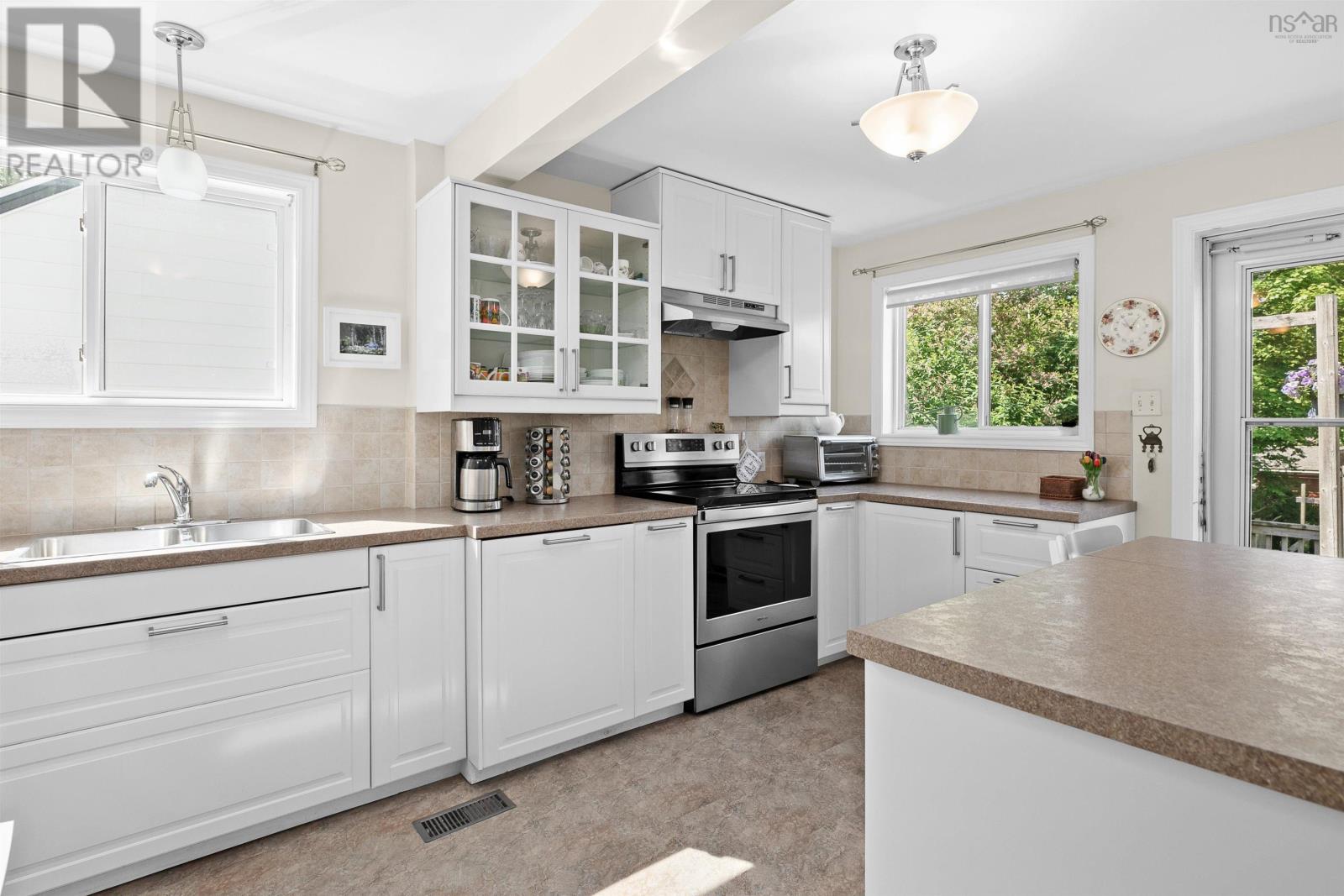 3030 Connolly Street, Halifax, Nova Scotia  B3L 3N9 - Photo 11 - 202514048