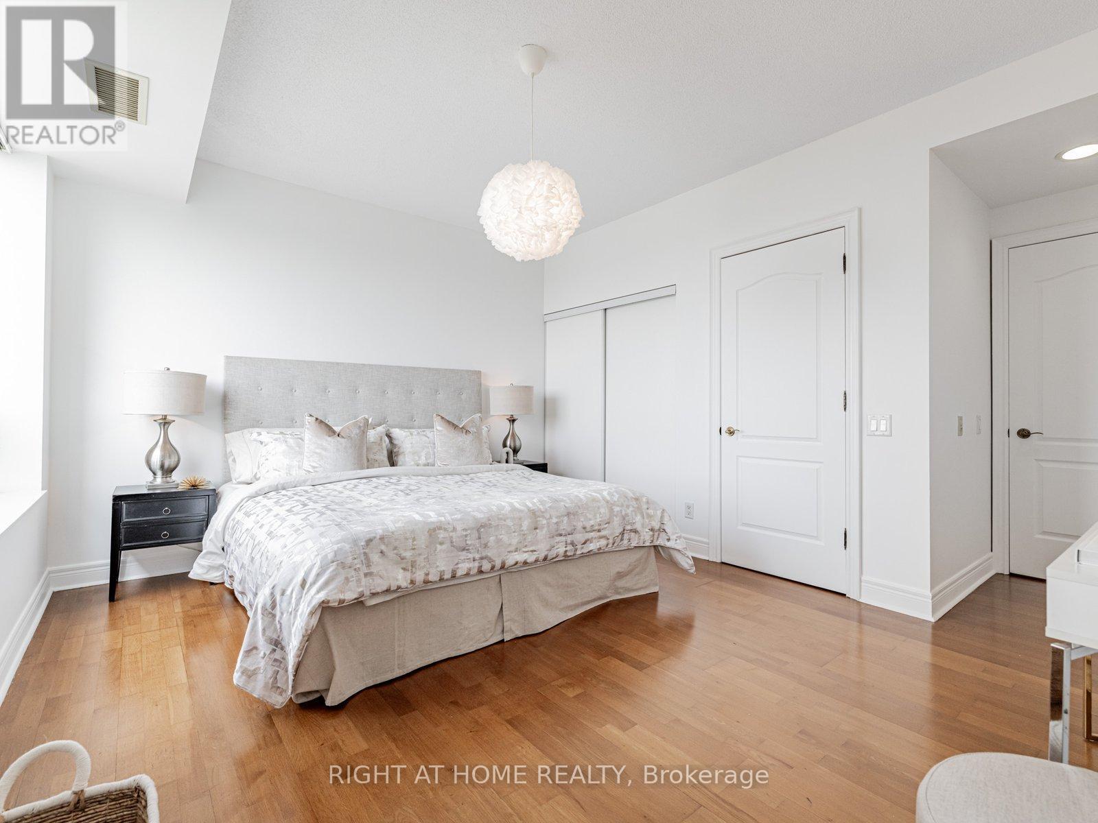 Rg1 - 1 Clairtrell Road, Toronto, Ontario  M2N 7H6 - Photo 11 - C12312362