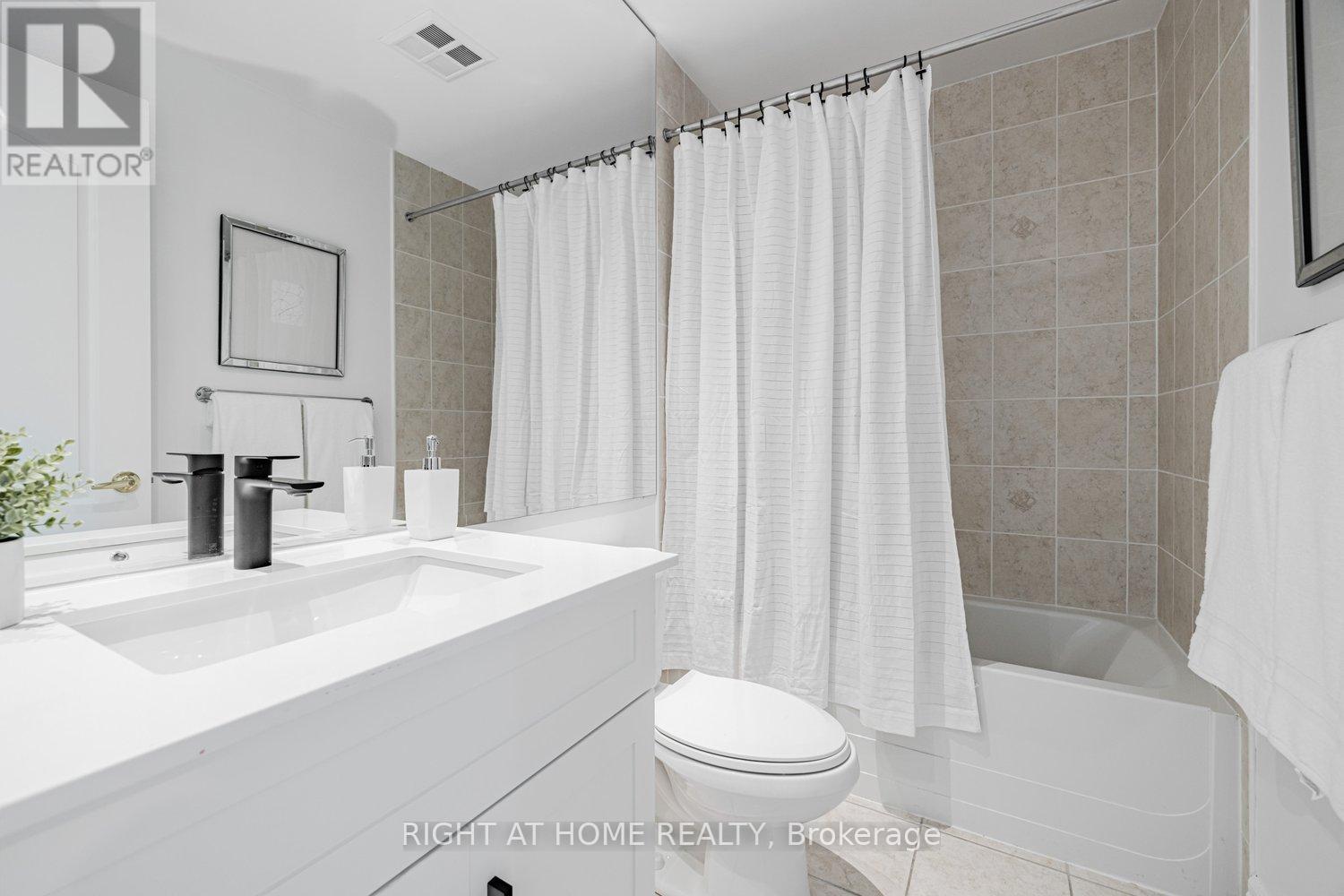 Rg1 - 1 Clairtrell Road, Toronto, Ontario  M2N 7H6 - Photo 17 - C12312362