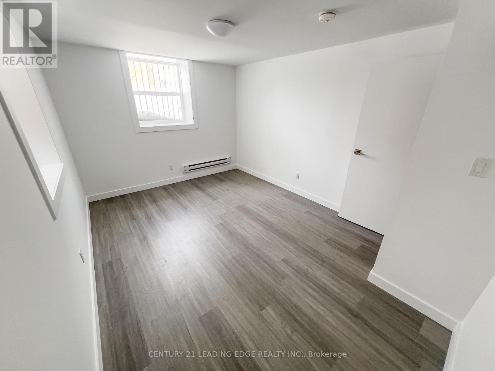 Lower - 1a Leonard Avenue, Toronto, Ontario  M5T 2P8 - Photo 16 - C12298241