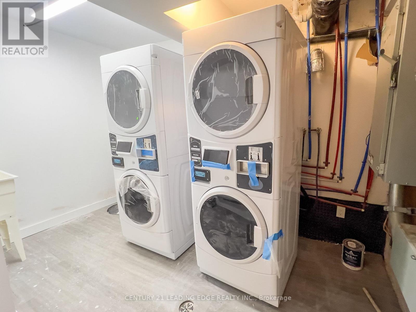 Lower - 1a Leonard Avenue, Toronto, Ontario  M5T 2P8 - Photo 5 - C12298241