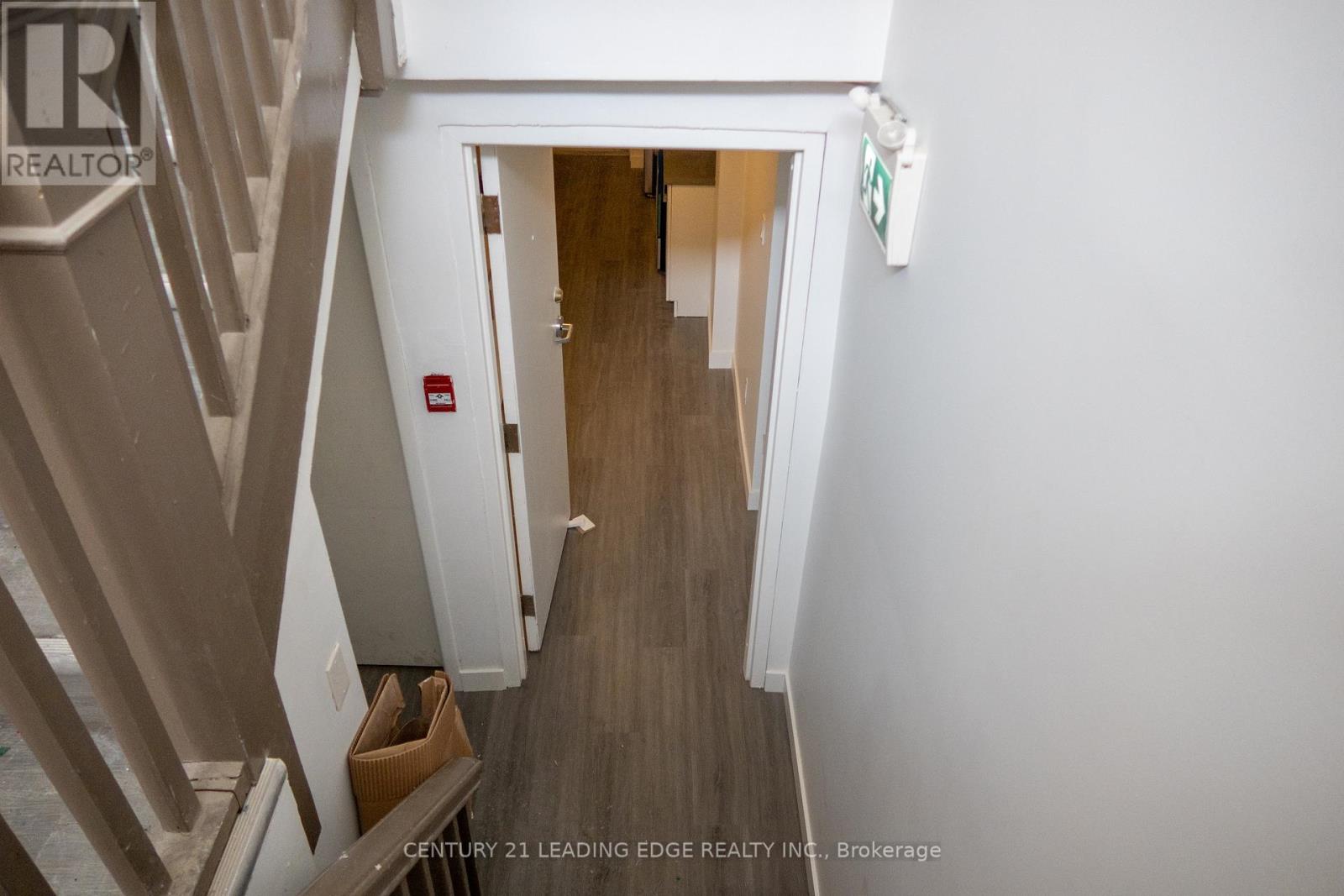Lower - 1a Leonard Avenue, Toronto, Ontario  M5T 2P8 - Photo 3 - C12298241