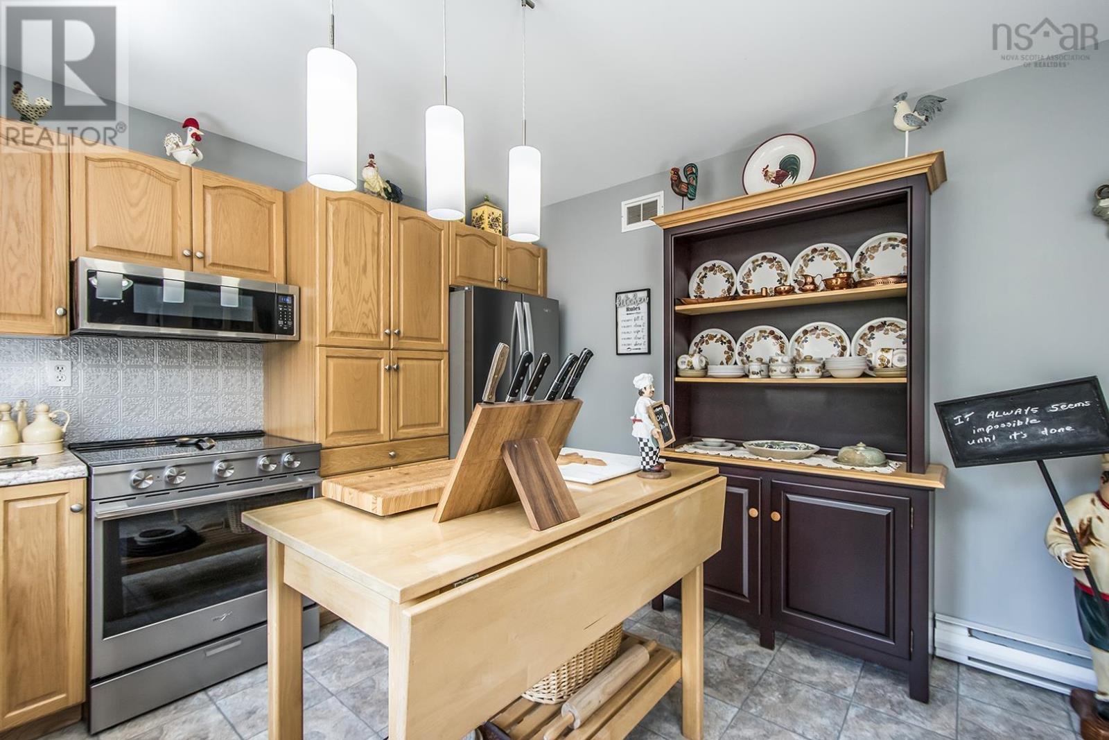 Property at 846 Murray Drive image 5