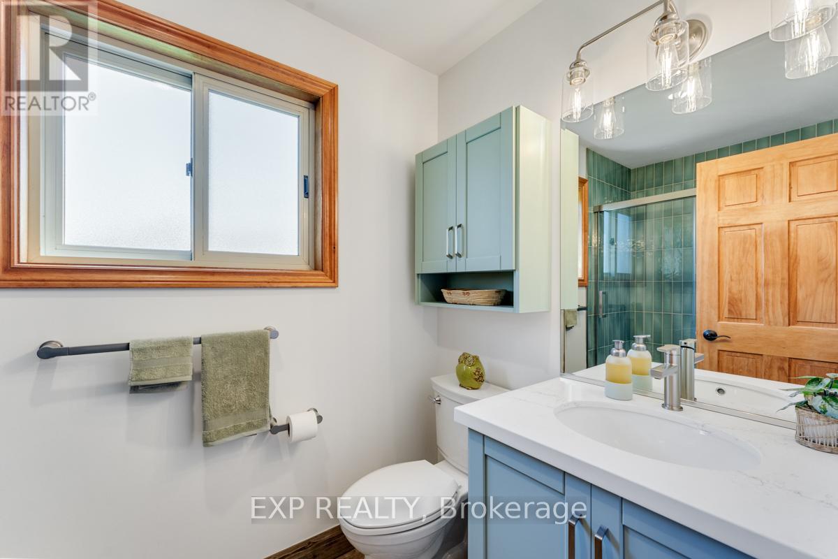 229 Lake Drive N, Georgina, Ontario  L4P 3C8 - Photo 22 - N12312314