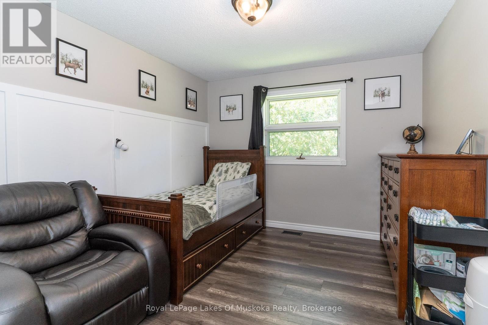 220 Alexander Street, Gravenhurst, Ontario  P1P 1A6 - Photo 17 - X12276481