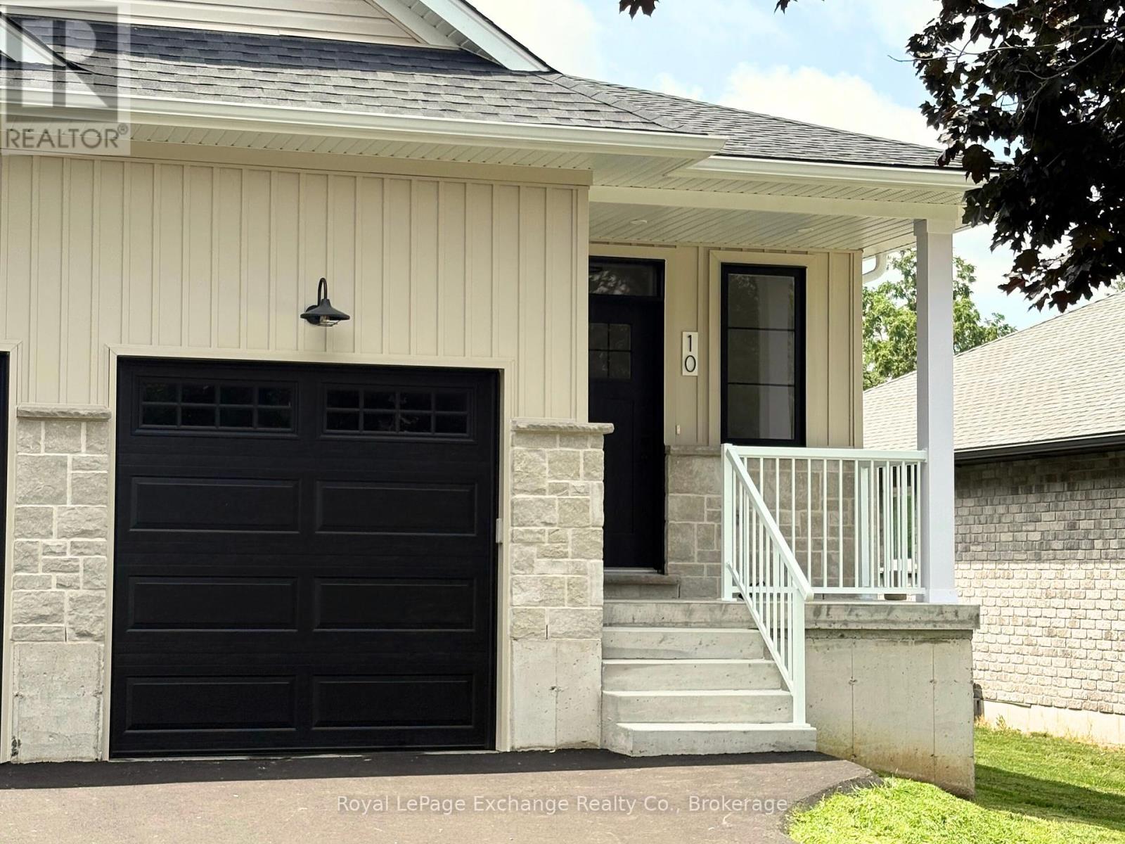 10 Janet Street S, South Bruce, Ontario  N0G 2S0 - Photo 3 - X12312095