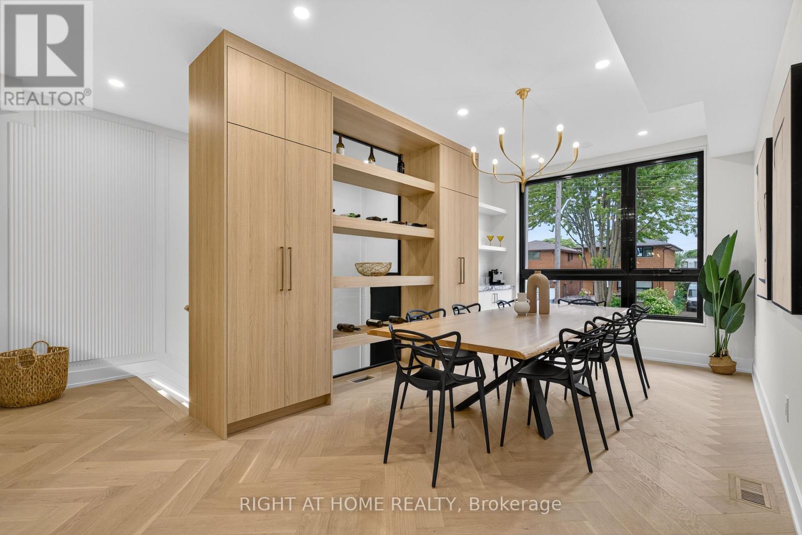 15a Rosemeade Avenue, Toronto, Ontario  M8Y 3A2 - Photo 11 - W12312304