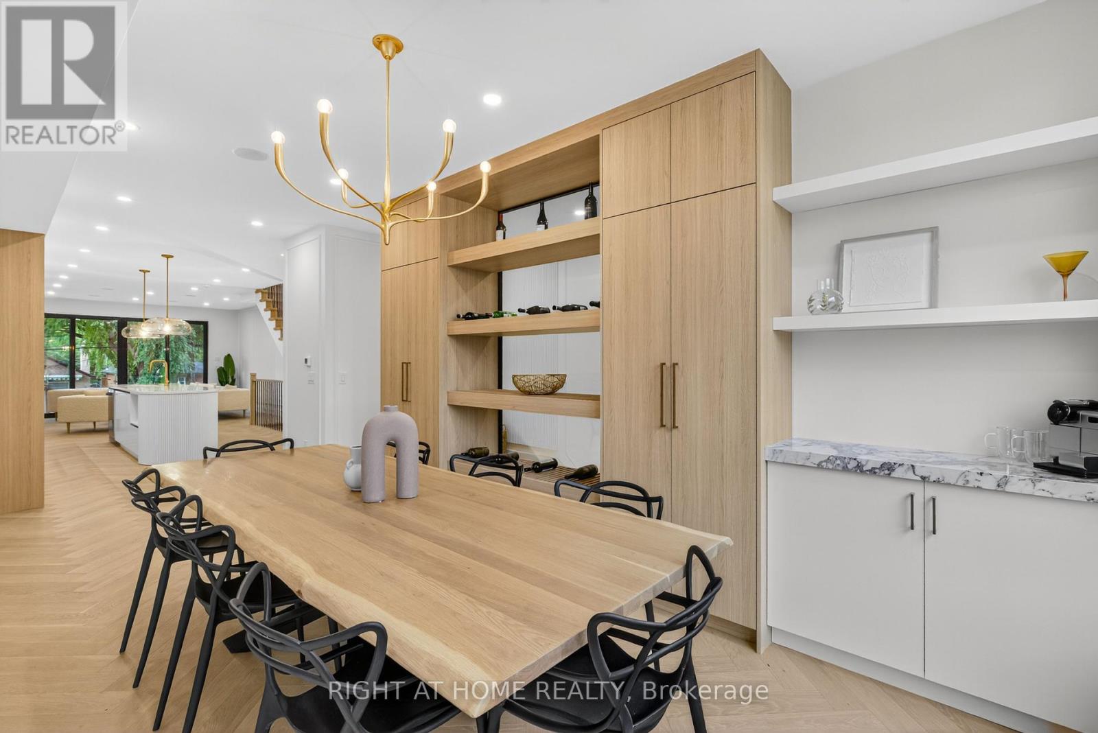 15a Rosemeade Avenue, Toronto, Ontario  M8Y 3A2 - Photo 13 - W12312304