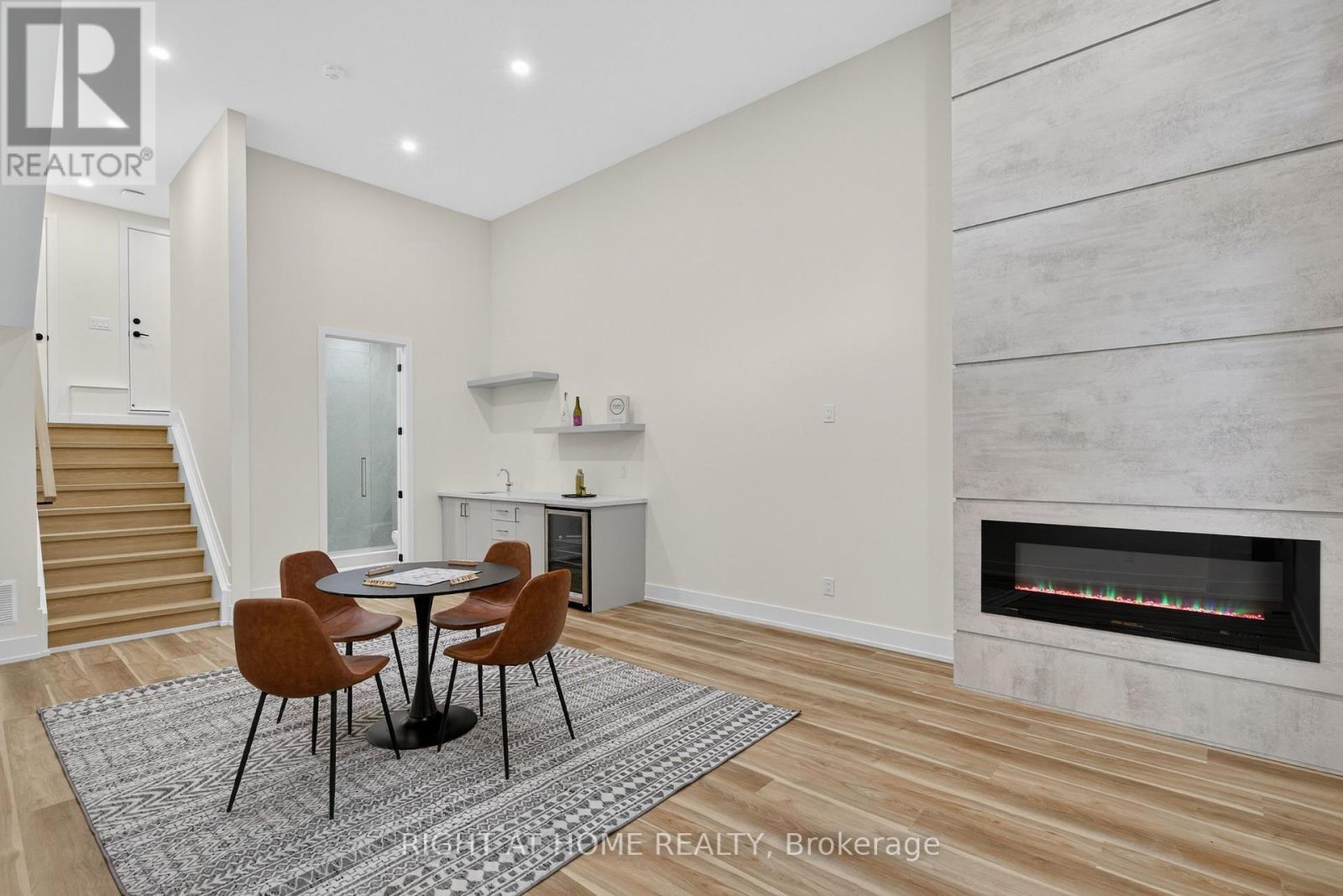 15a Rosemeade Avenue, Toronto, Ontario  M8Y 3A2 - Photo 44 - W12312304