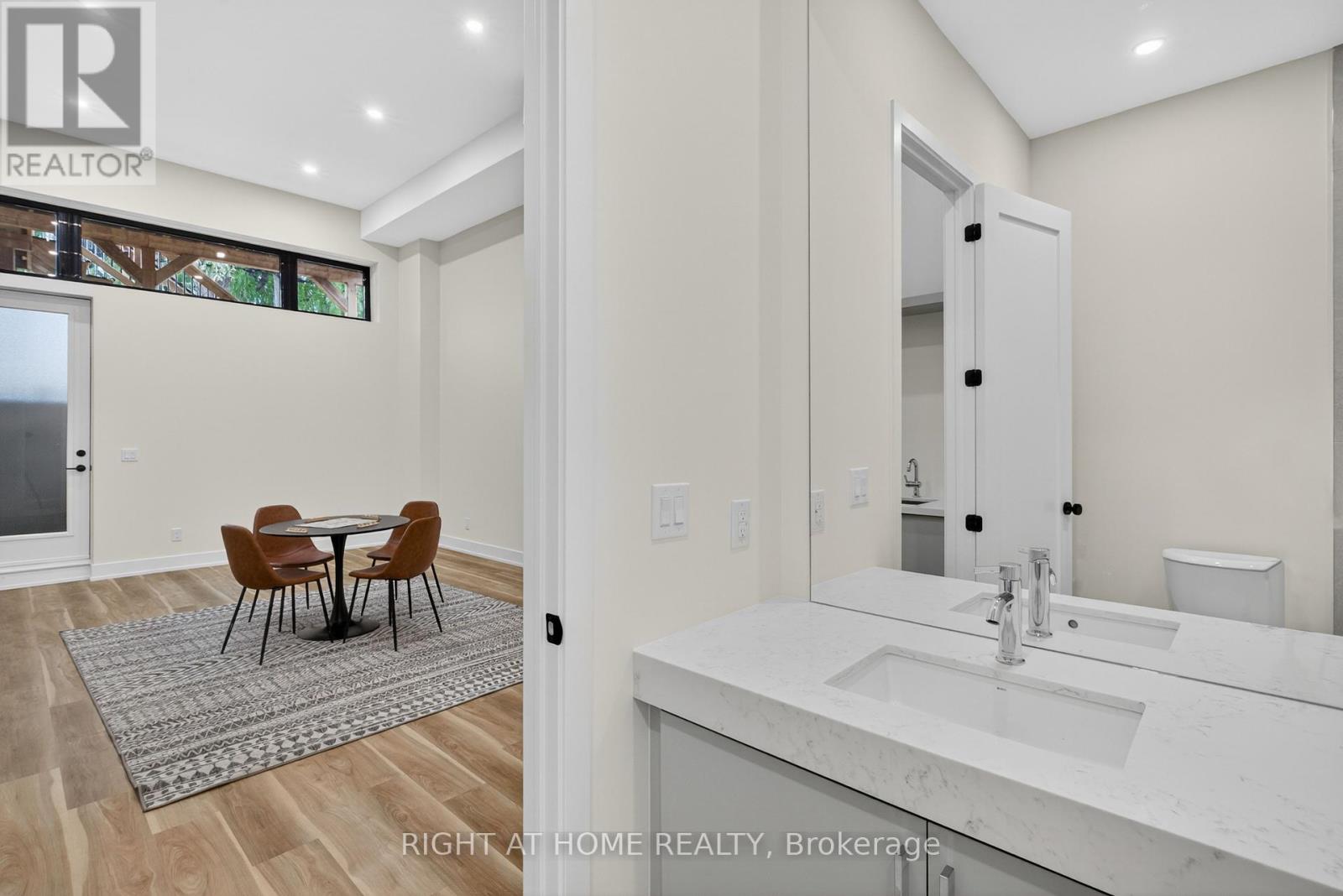 15a Rosemeade Avenue, Toronto, Ontario  M8Y 3A2 - Photo 45 - W12312304