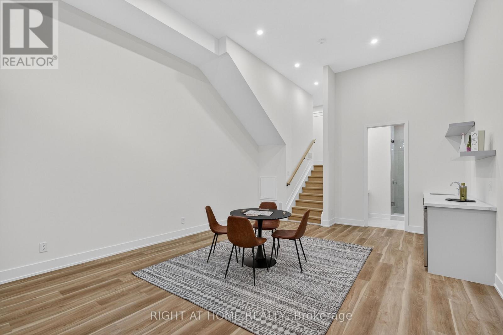 15a Rosemeade Avenue, Toronto, Ontario  M8Y 3A2 - Photo 46 - W12312304