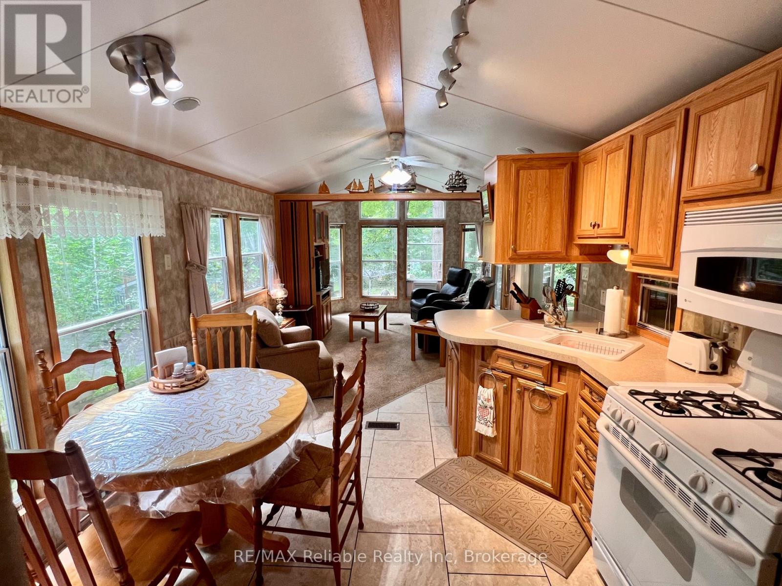 112 - 33999 Pridham Road, Bluewater, Ontario  N0M 1G0 - Photo 20 - X12312368