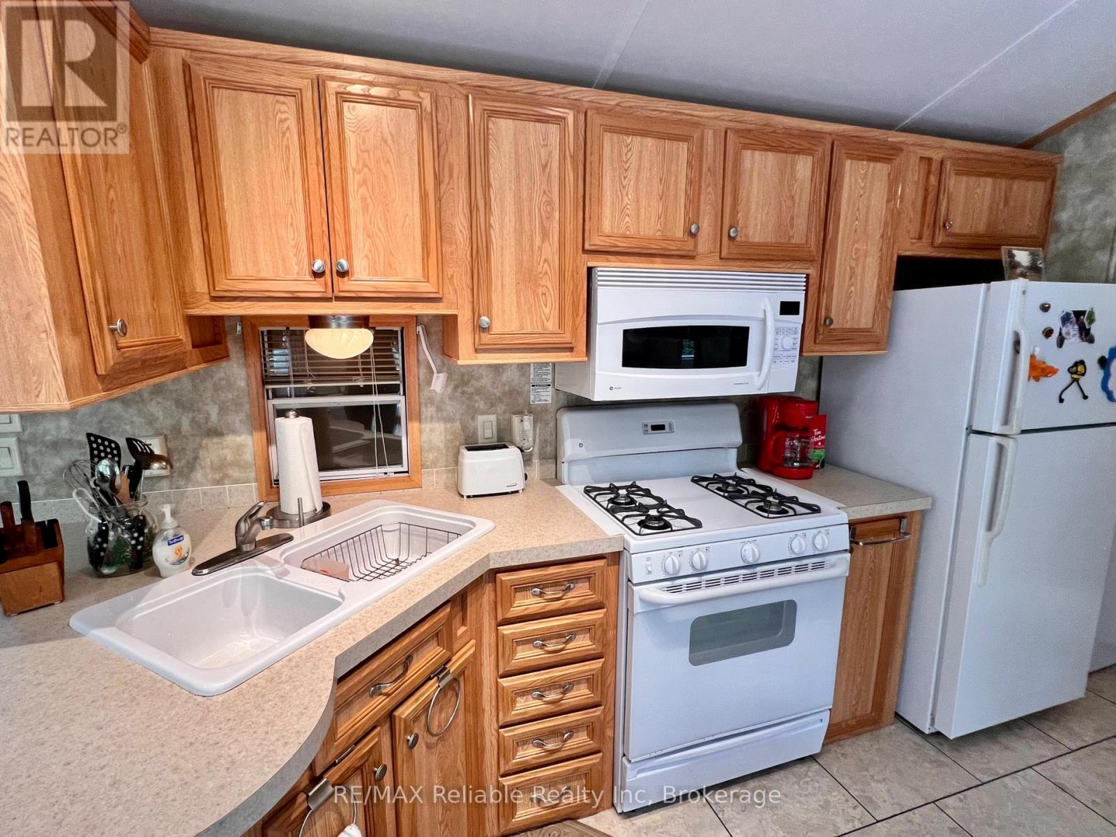 112 - 33999 Pridham Road, Bluewater, Ontario  N0M 1G0 - Photo 24 - X12312368