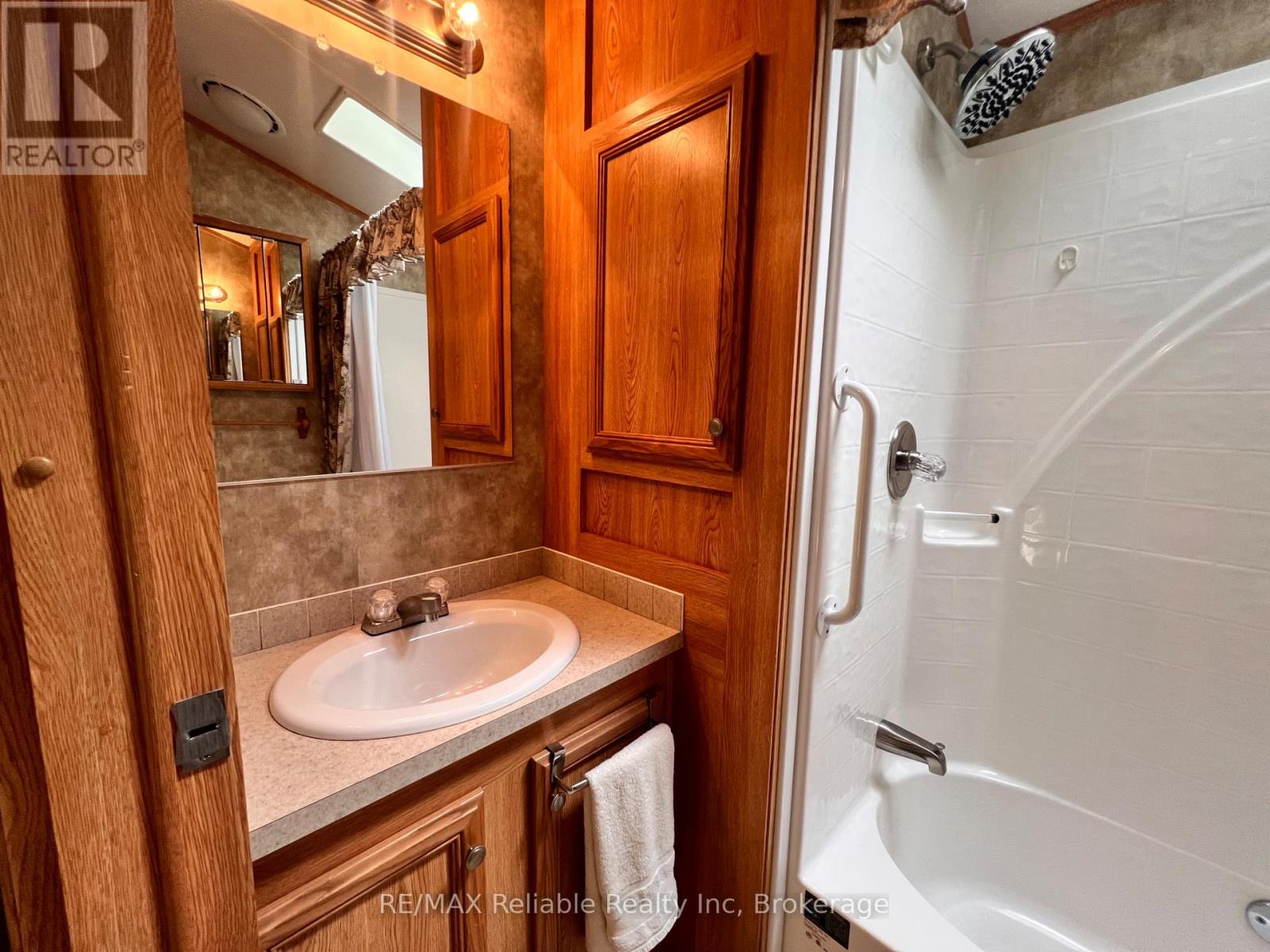 112 - 33999 Pridham Road, Bluewater, Ontario  N0M 1G0 - Photo 29 - X12312368