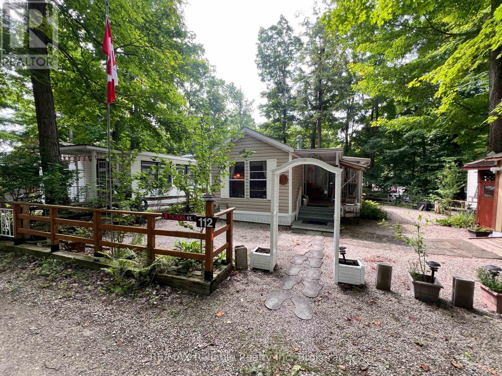 112 - 33999 Pridham Road, Bluewater, Ontario  N0M 1G0 - Photo 5 - X12312368