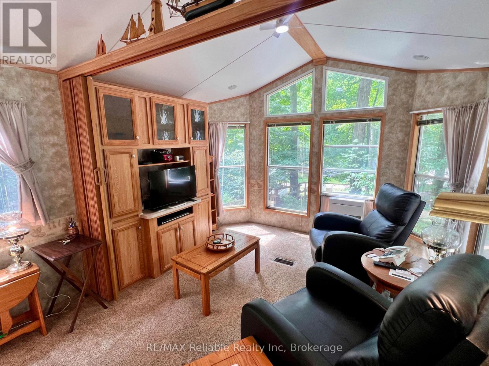112 - 33999 Pridham Road, Bluewater, Ontario  N0M 1G0 - Photo 8 - X12312368