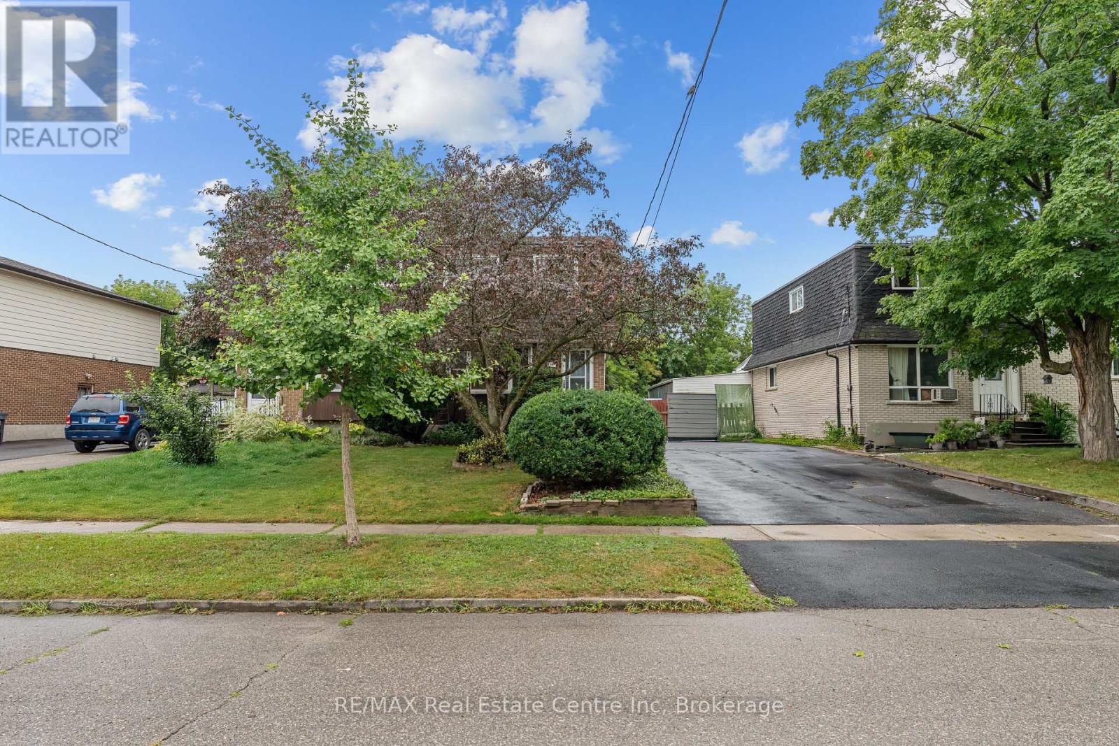 Property at 19 PLYMOUTH COURT image 5