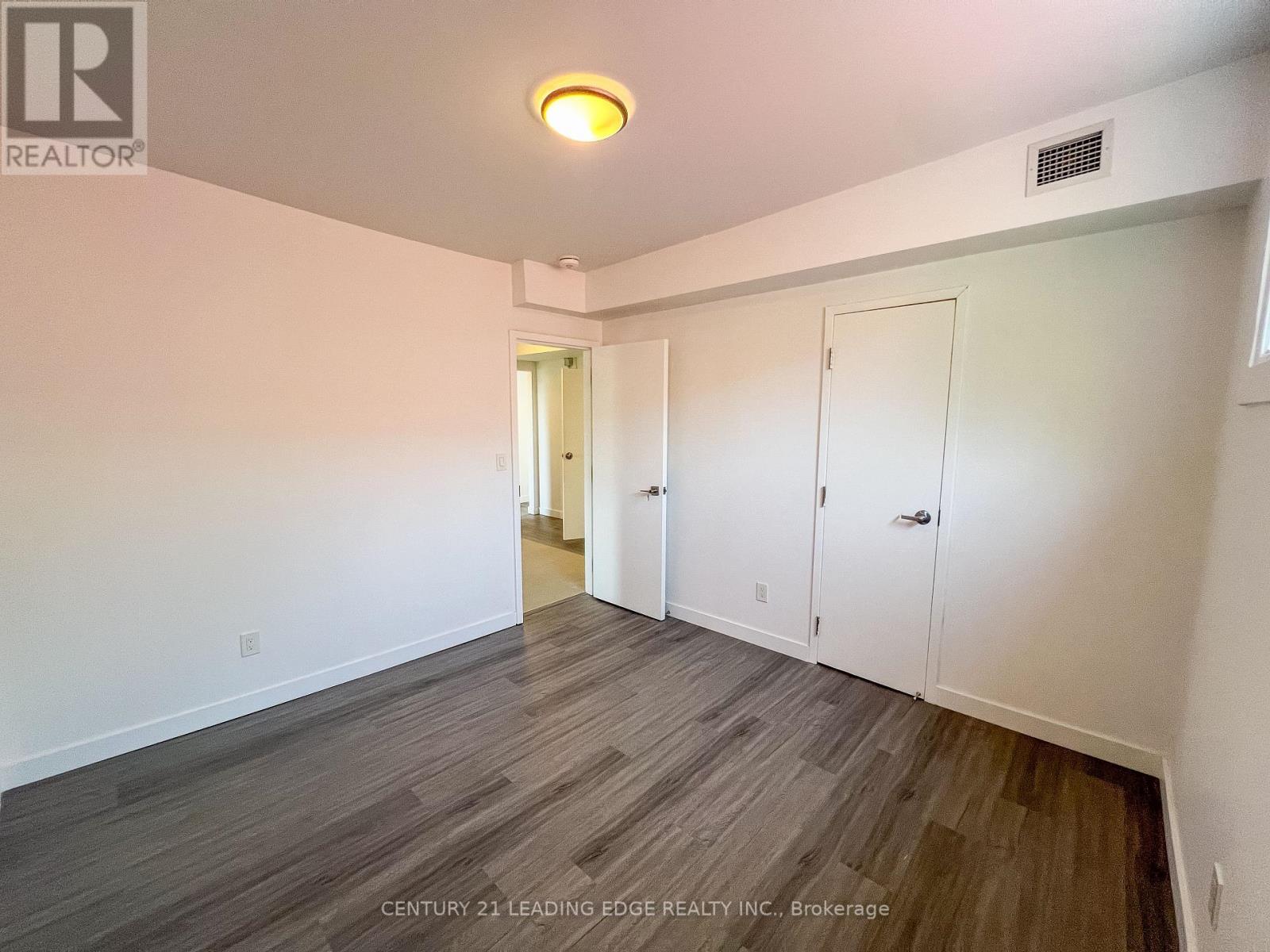 1 - 1a Leonard Avenue, Toronto, Ontario  M5T 2P8 - Photo 12 - C12298237