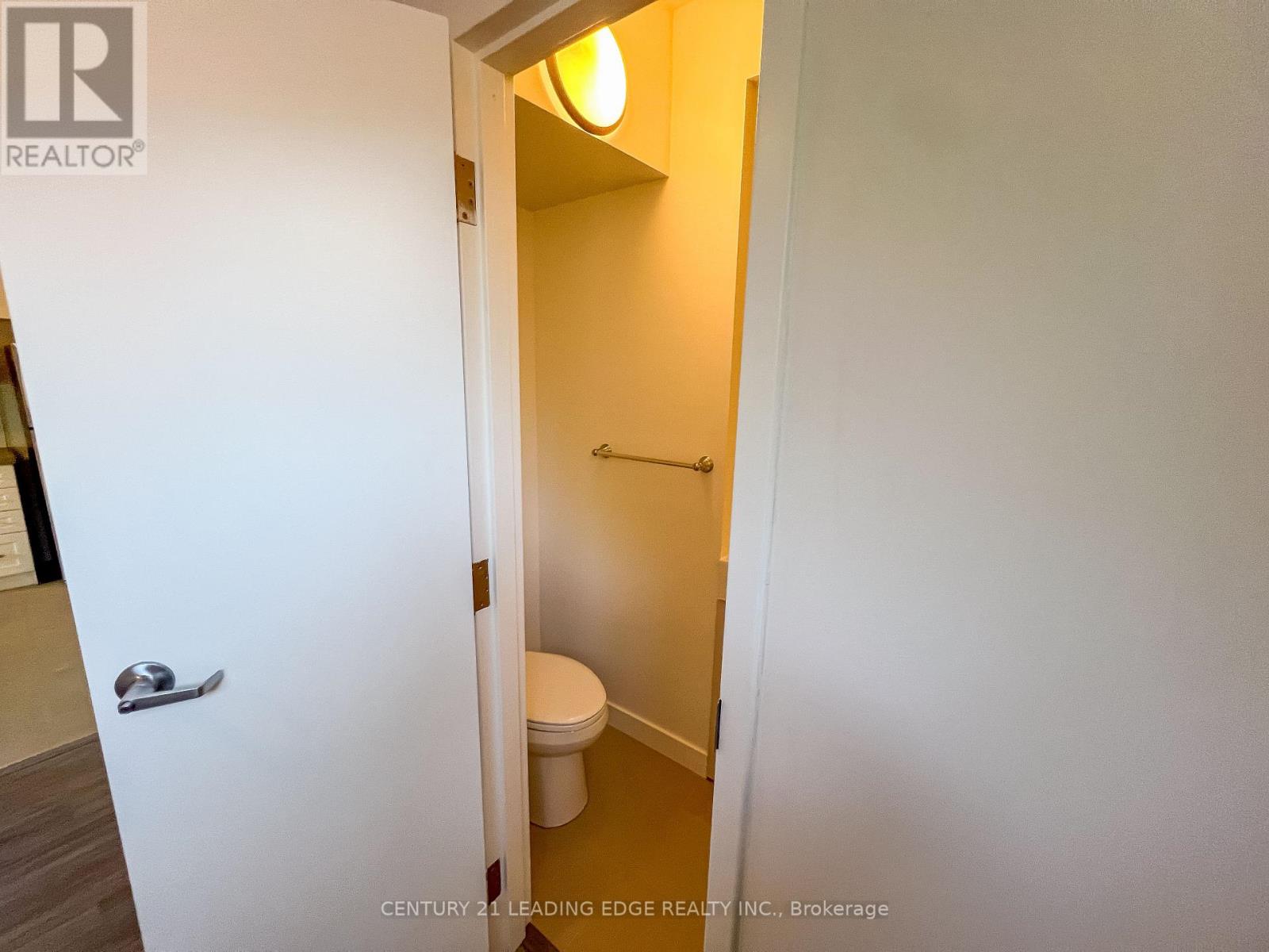 1 - 1a Leonard Avenue, Toronto, Ontario  M5T 2P8 - Photo 11 - C12298237
