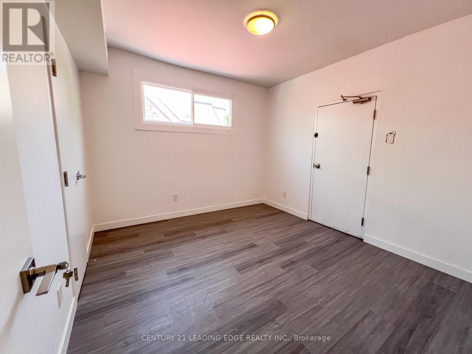 1 - 1a Leonard Avenue, Toronto, Ontario  M5T 2P8 - Photo 13 - C12298237
