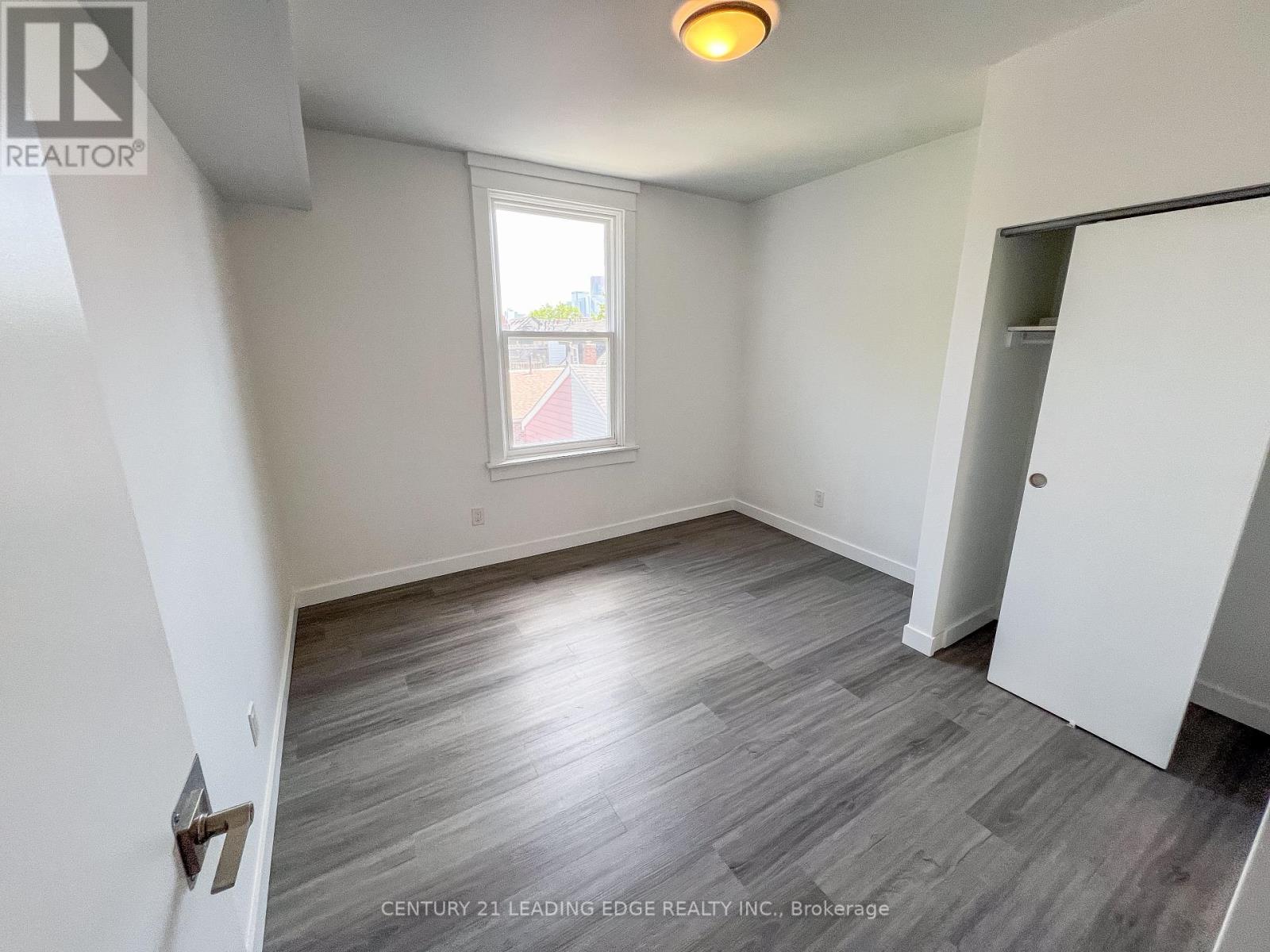 1 - 1a Leonard Avenue, Toronto, Ontario  M5T 2P8 - Photo 3 - C12298237
