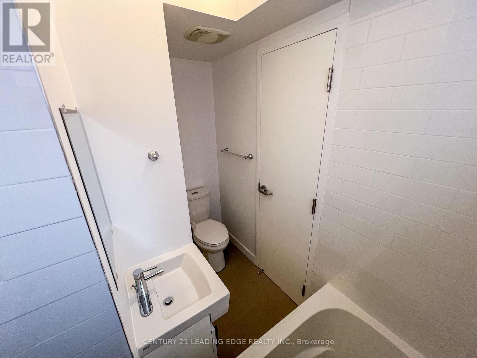 1 - 1a Leonard Avenue, Toronto, Ontario  M5T 2P8 - Photo 21 - C12298237