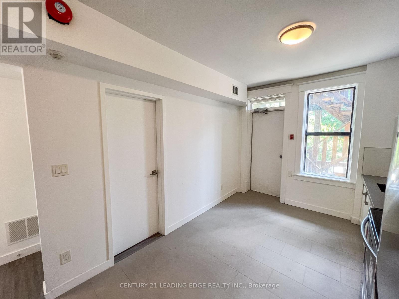 1 - 1a Leonard Avenue, Toronto, Ontario  M5T 2P8 - Photo 32 - C12298237