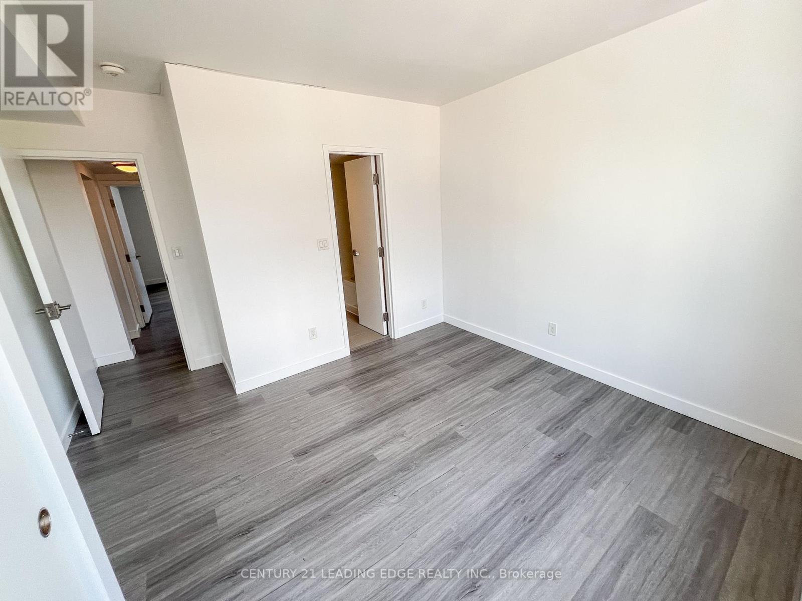 1 - 1a Leonard Avenue, Toronto, Ontario  M5T 2P8 - Photo 4 - C12298237