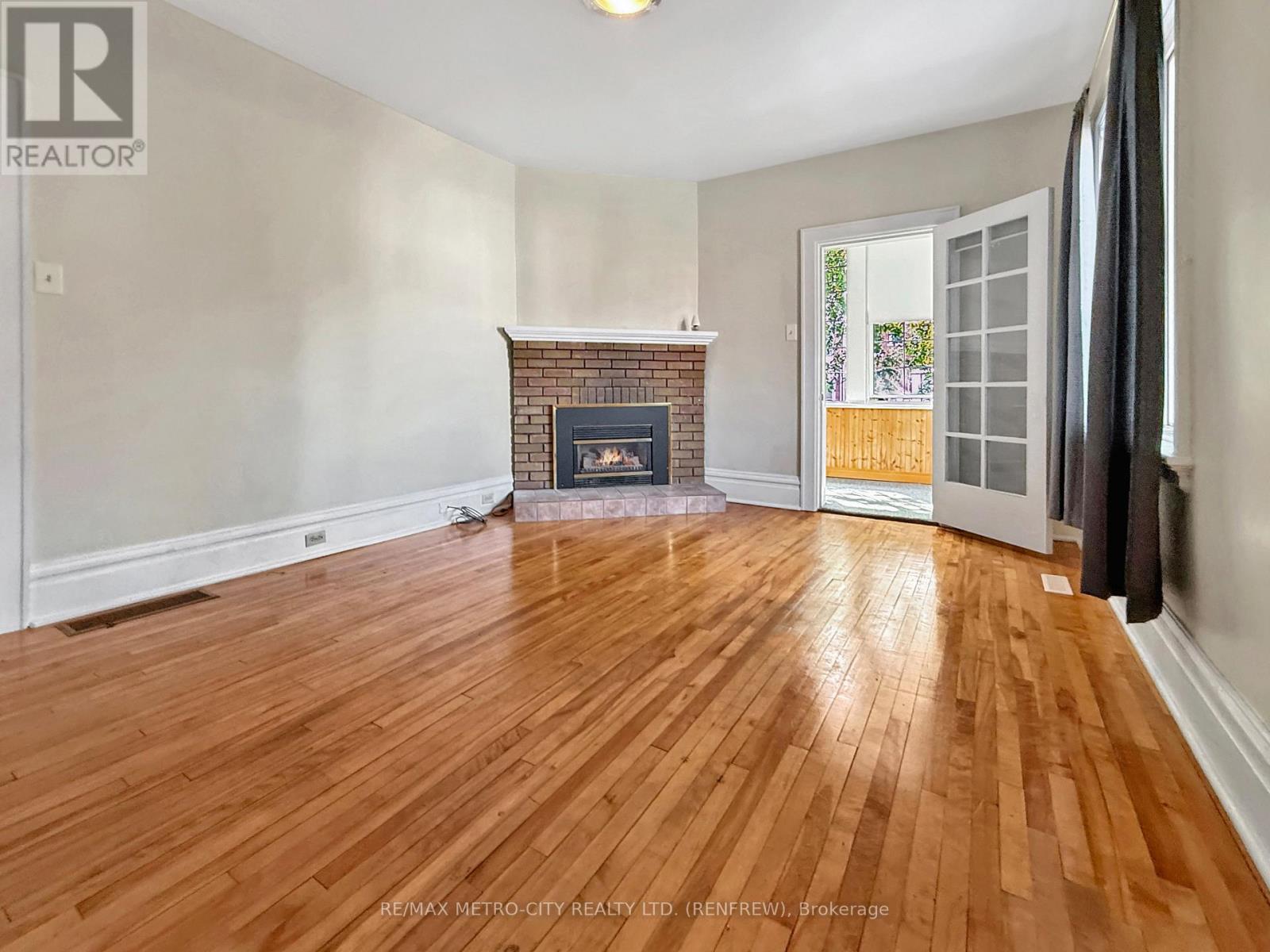 19 Lorne Street S, Renfrew, Ontario  K7V 1K8 - Photo 9 - X12312426