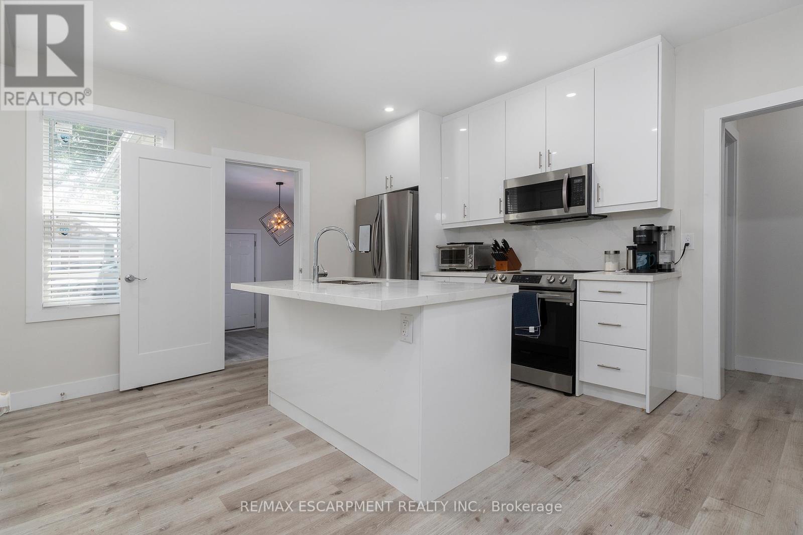 Property at 2546 WILSON STREET image 3