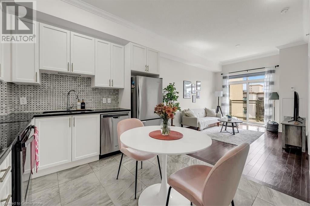2486 OLD BRONTE Road Unit# 819, Oakville, Ontario