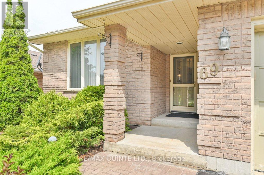 Property at 69 PARKVIEW HEIGHTS image 4