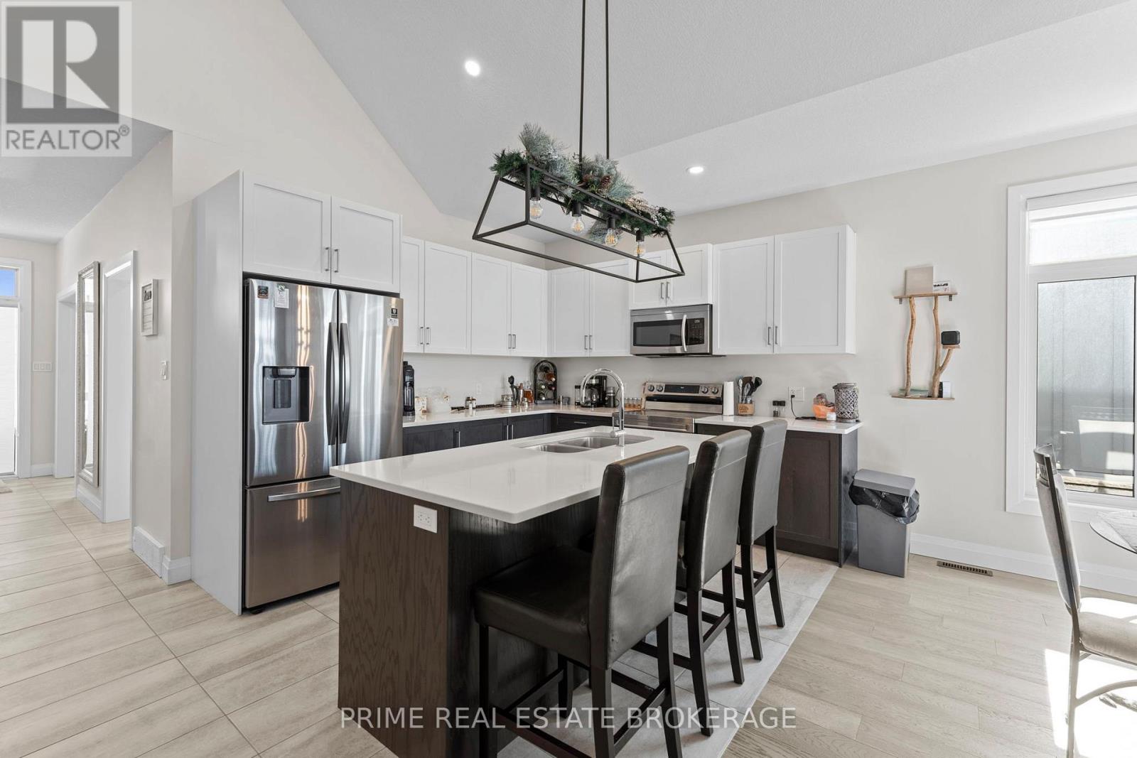 15 Compass Trail, Central Elgin, Ontario  N5L 0B8 - Photo 12 - X12312453