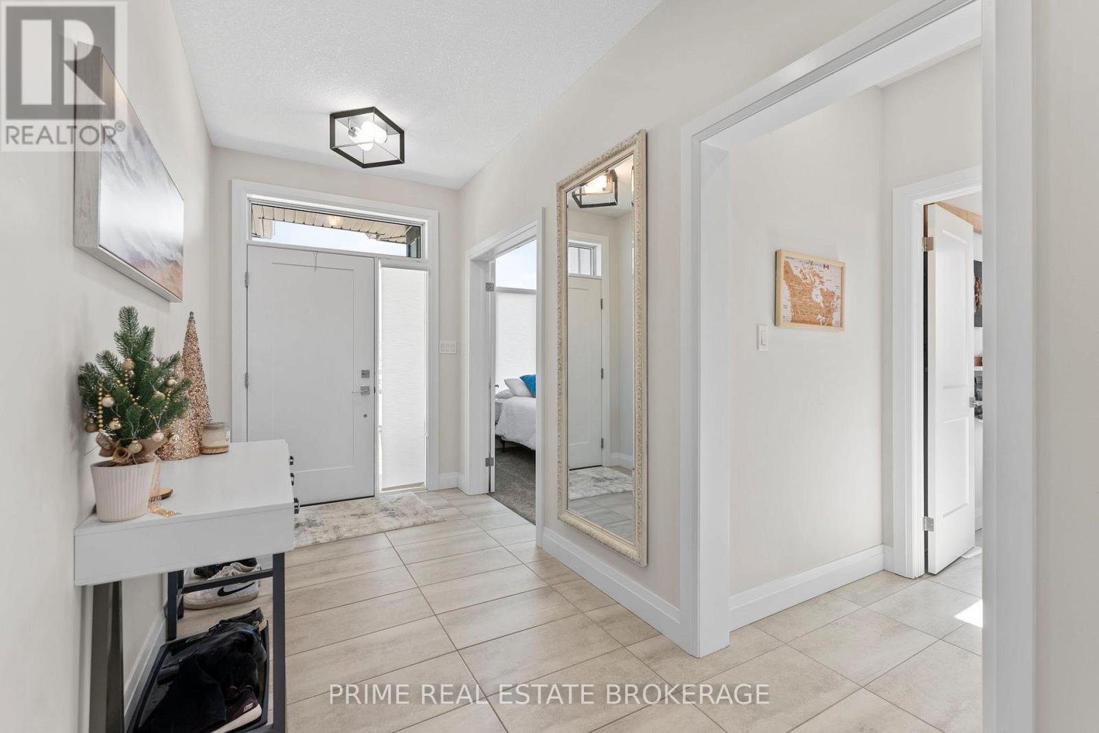 15 Compass Trail, Central Elgin, Ontario  N5L 0B8 - Photo 4 - X12312453