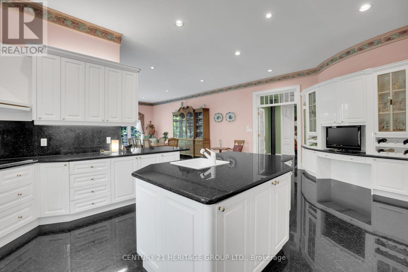 34 Maryvale Crescent, Richmond Hill (South Richvale), Ontario  L4C 6P8 - Photo 8 - N12196459