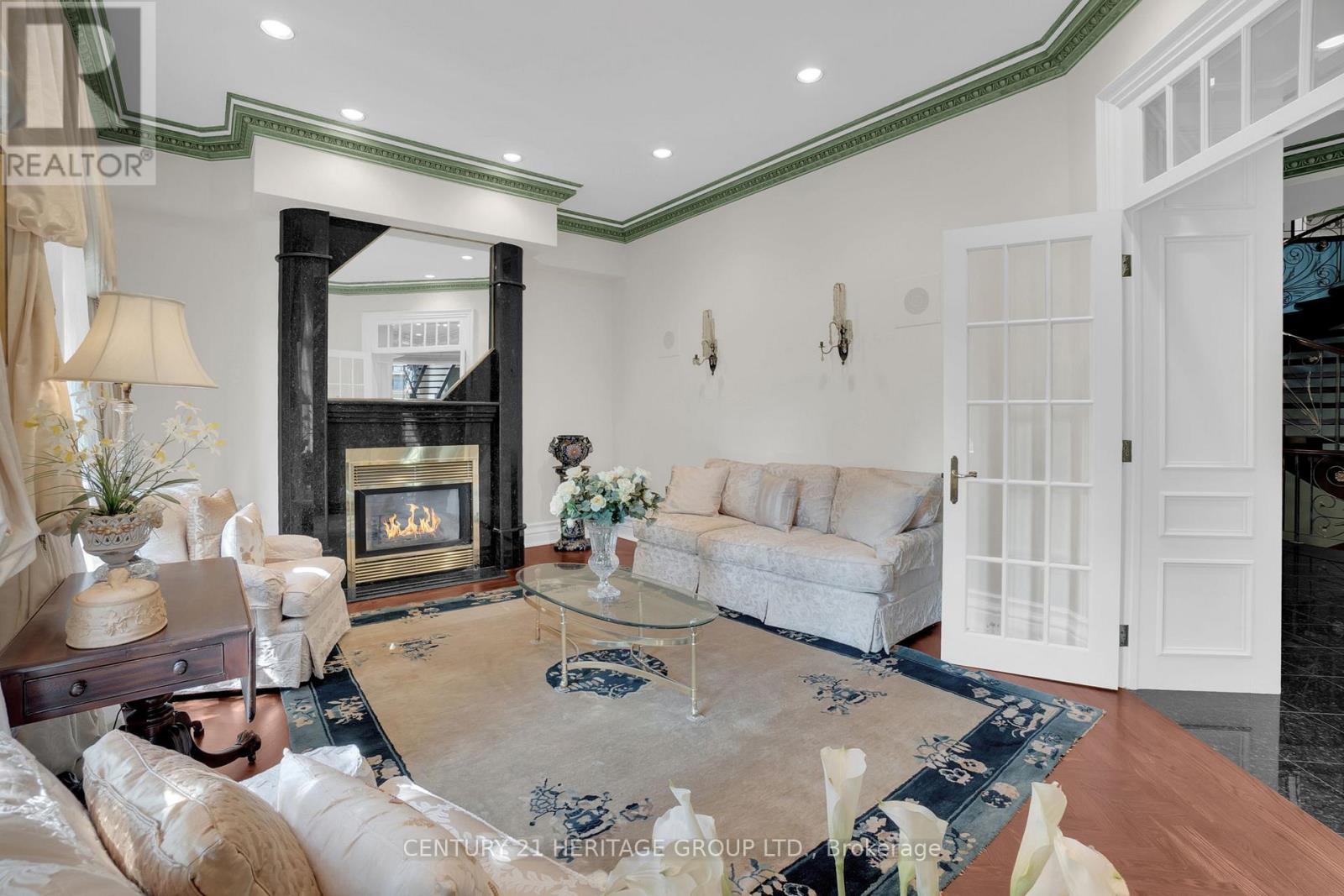 Property at 34 MARYVALE CRESCENT image 4