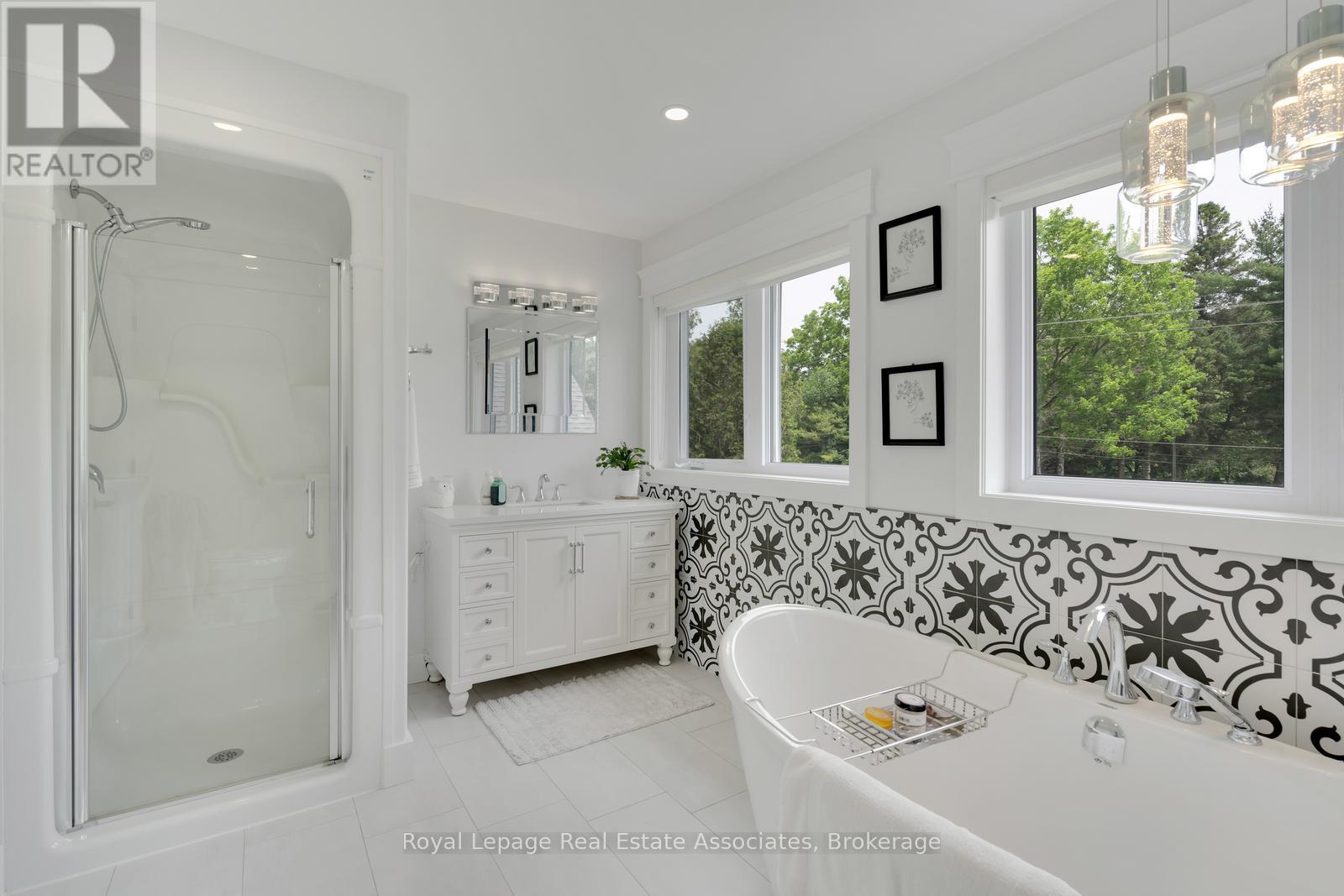 8037 Springwater Road, Central Elgin, Ontario  N5H 2R4 - Photo 27 - X12190427