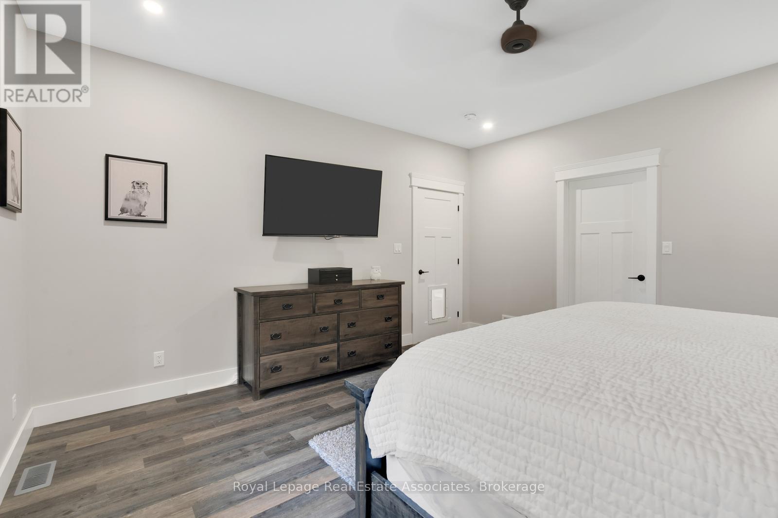 8037 Springwater Road, Central Elgin, Ontario  N5H 2R4 - Photo 17 - X12190427