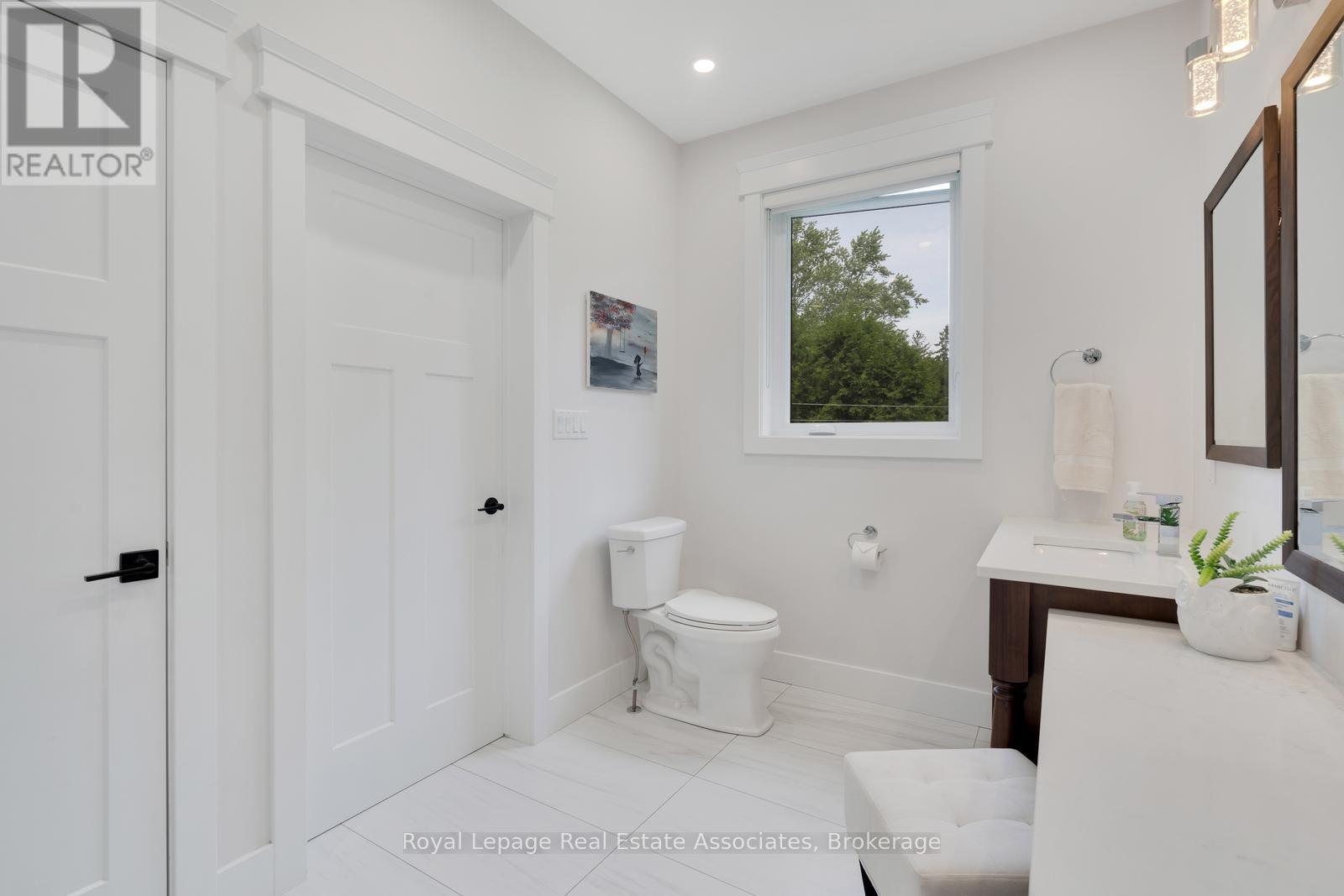 8037 Springwater Road, Central Elgin, Ontario  N5H 2R4 - Photo 19 - X12190427
