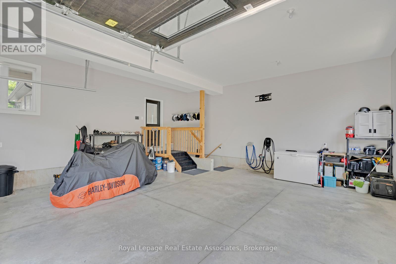8037 Springwater Road, Central Elgin, Ontario  N5H 2R4 - Photo 35 - X12190427