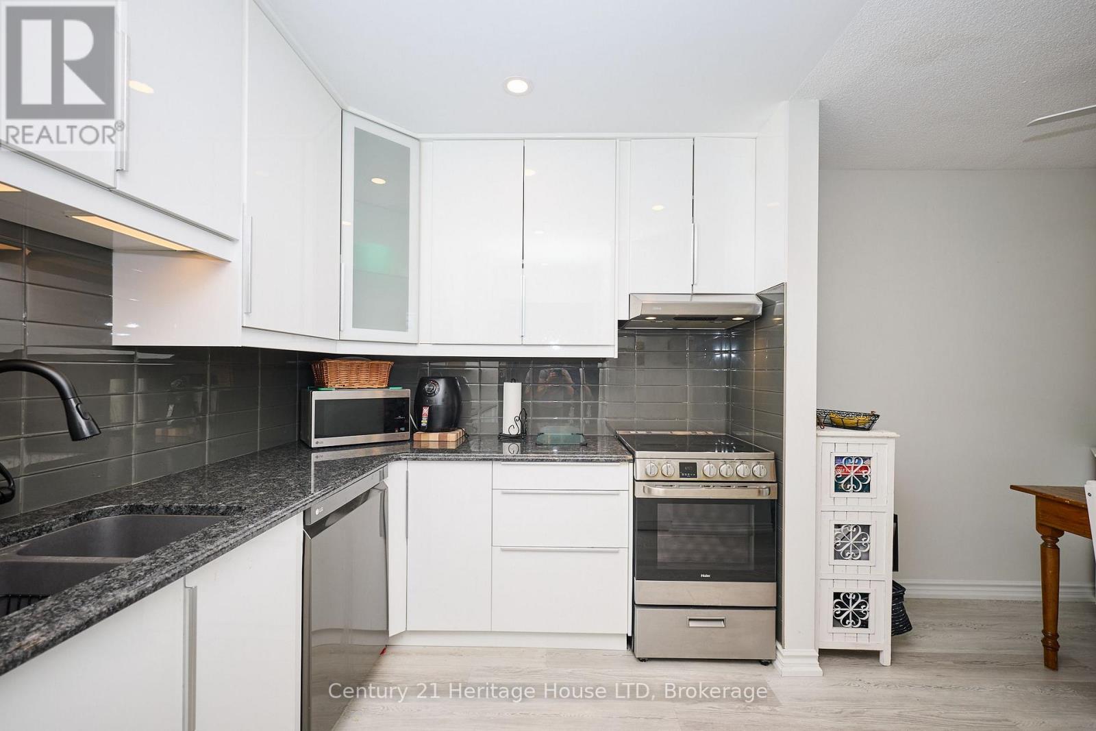 12 - 226 Vansickle Road, St. Catharines, Ontario  L2S 2S7 - Photo 11 - X12312457