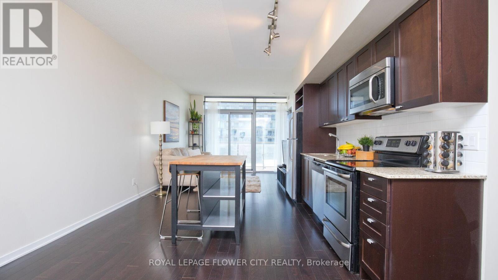 415 - 105 The Queensway Avenue, Toronto, Ontario  M6S 5B5 - Photo 21 - W12312392